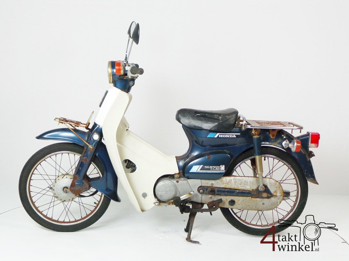 VERKOCHT - Honda C50 NT Japans, blauw, opknapper
