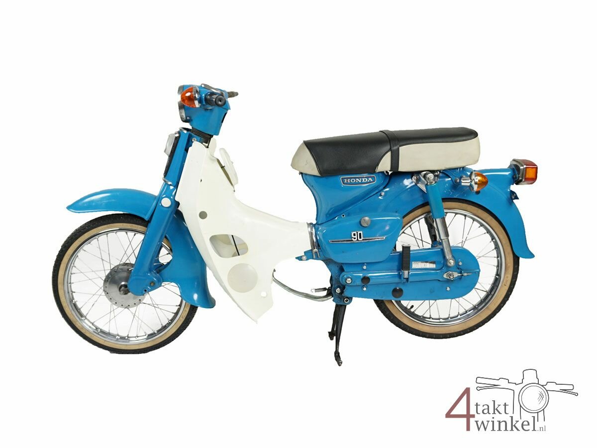 Verkocht! Honda C90 OT, Rollend frame, met motorkenteken