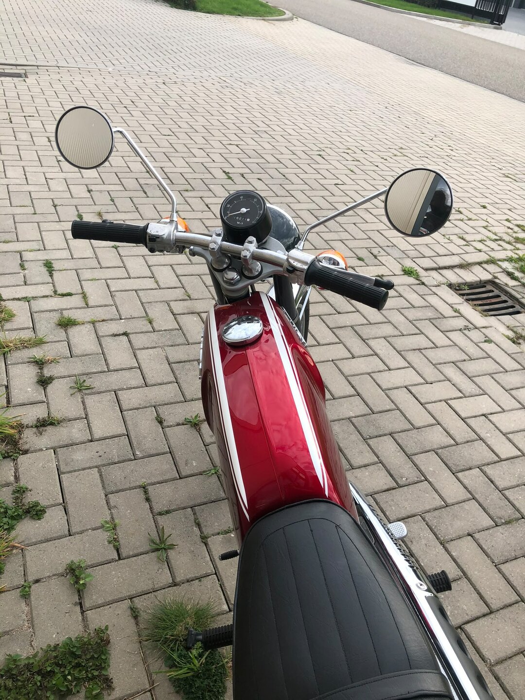 Honda SS50 K1, gerestaureerd Rood