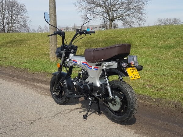 UITVERKOCHT! Skymax , 50cc, EFI, Limited edition, Barn