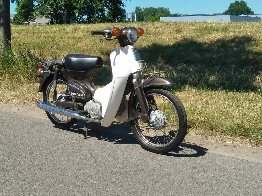 VERKOCHT ! Honda C50 NT Japans, bruin, 4525 km, met kenteken