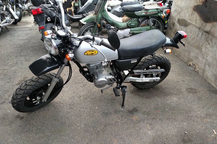 VERWACHT: Honda Ape 50, Japans, Zilver, 6218 km