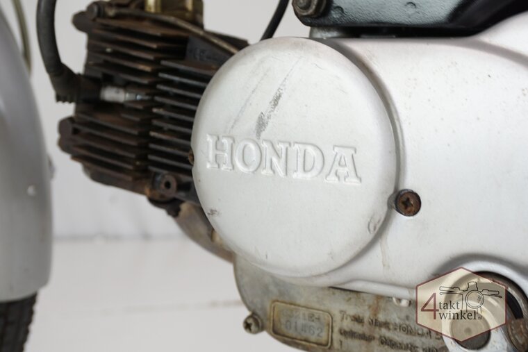 Honda C320s, zwart