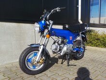 VERKOCHT Zhenhua DX 50 (Dax type), BLAUW, 50cc