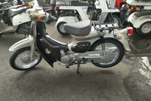 VERWACHT: Honda C50 Little Cub, Japans, Zilver, 6849 km