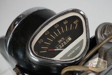 Honda C320s, zwart
