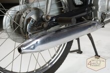 Honda C320s, zwart
