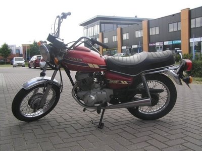 Honda CM200 candy rood, 24.082 mijl