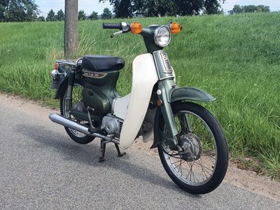 Honda C50 K1 Japans, 1527 km, met snorkenteken!