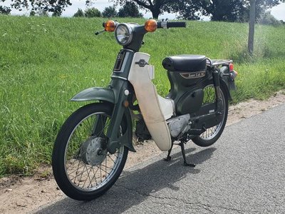 Honda C50 K1 Japans, 1527 km, met snorkenteken!