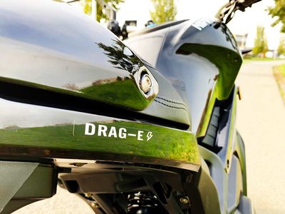 Gomax, Dragon-E, zwart