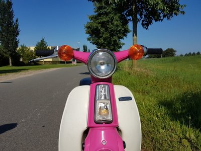 Honda C50 K1 Roze