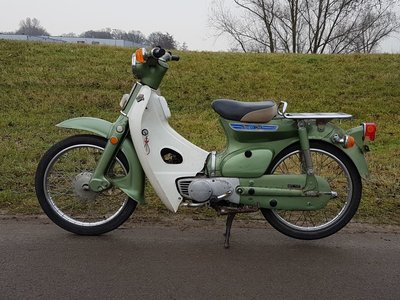 VERKOCHT ! Honda C50 K1 Japans, groen, 8225 km, met kenteken