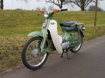 VERKOCHT ! Honda C50 K1 Japans, groen, 8225 km, met kenteken