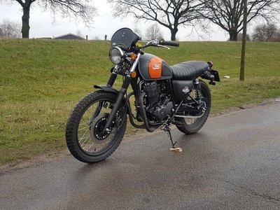 Mash Scrambler 400cc, 4500km, bouwjaar 2016