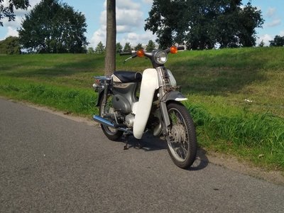 Honda C70 Japans, grijs, 6785km, met kenteken