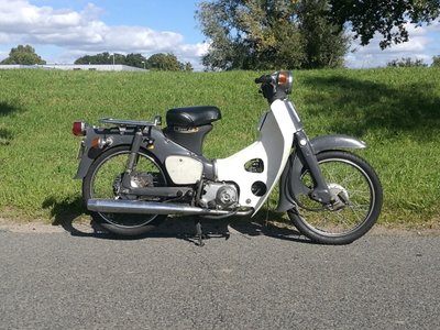 Honda C50 OT Japans, grijs, 26790 km, met kenteken
