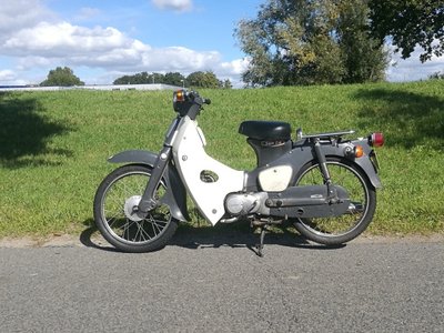 Honda C50 OT Japans, grijs, 26790 km, met kenteken