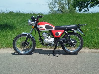 Mash Fifty rood, 50cc, Gebruikt