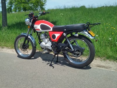Mash Fifty rood, 50cc, Gebruikt